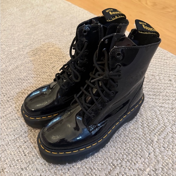 Dr Martens Platform Jadon Shiny Leathers - Picture 2 of 4